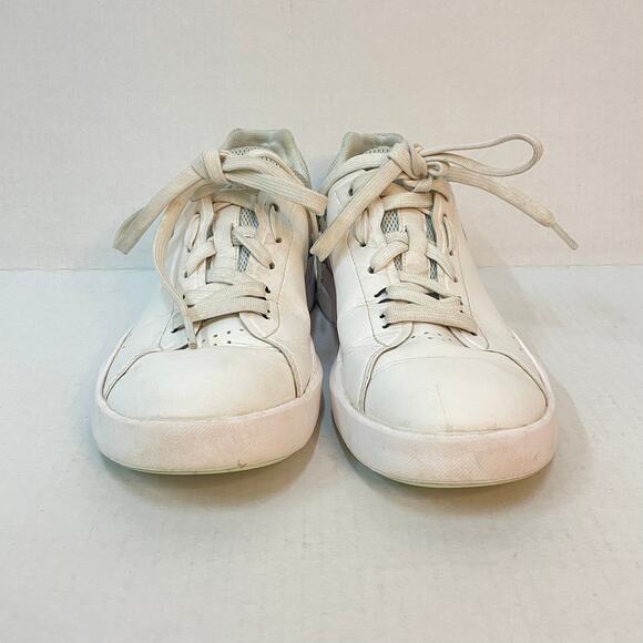 On Cloud Women's The Roger Advantage Size 7 White Faux Leather Cushioned Sneaker - Picture 2 of 10